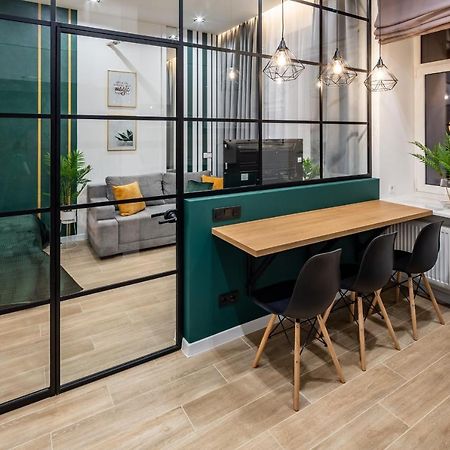 Emerald Lux Apartment. Liveinlviv Lviv Exterior foto